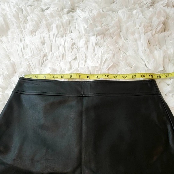 LOFT | FAUX WRAP FAUX LEATHER ASYMMETRICAL BLACK SKIRT WOMEN'S SIZE 8P - Picture 13 of 17